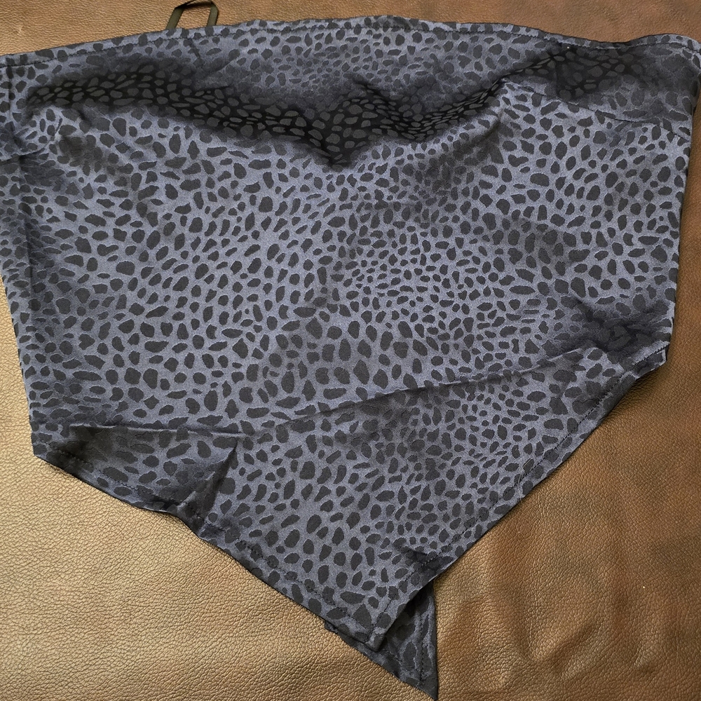 Stylish Black Leopard Print Crop Top